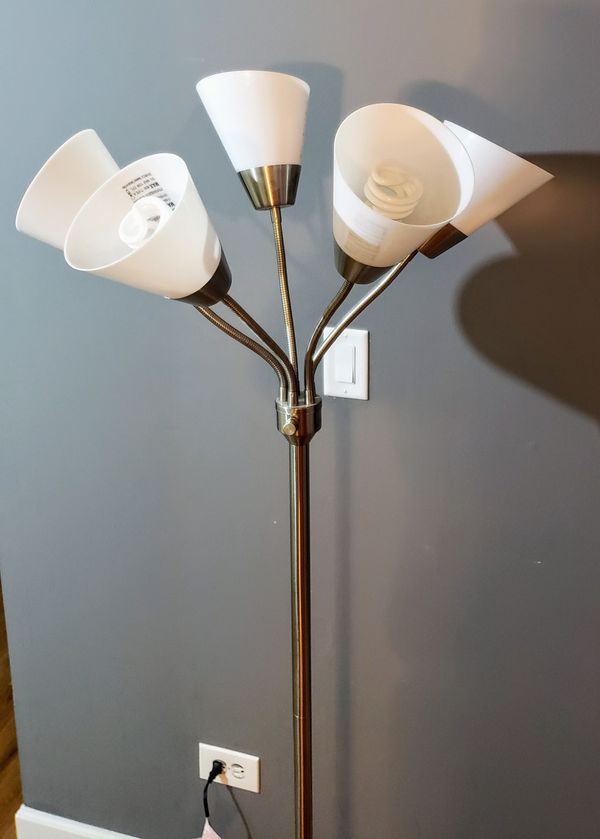 Hampton Bay 66 In Satin Nickel Floor Lamp With 5 Plastic Bell Shades For Palatine Il Offerup