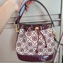 Tory Burch Mini Bucket Bag for Sale in Lindenhurst, NY - OfferUp