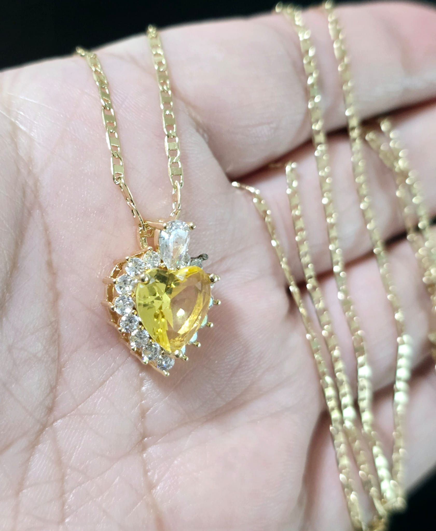 Medalla laminado en 14k de Corazón Zirconia.