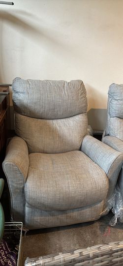 2- Lazy Boy Electric Recliners