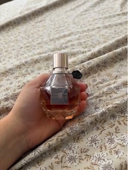 Flowerbomb perfume