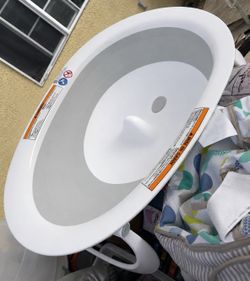 The First Years Collapsible Baby Bathtub - White/Grey