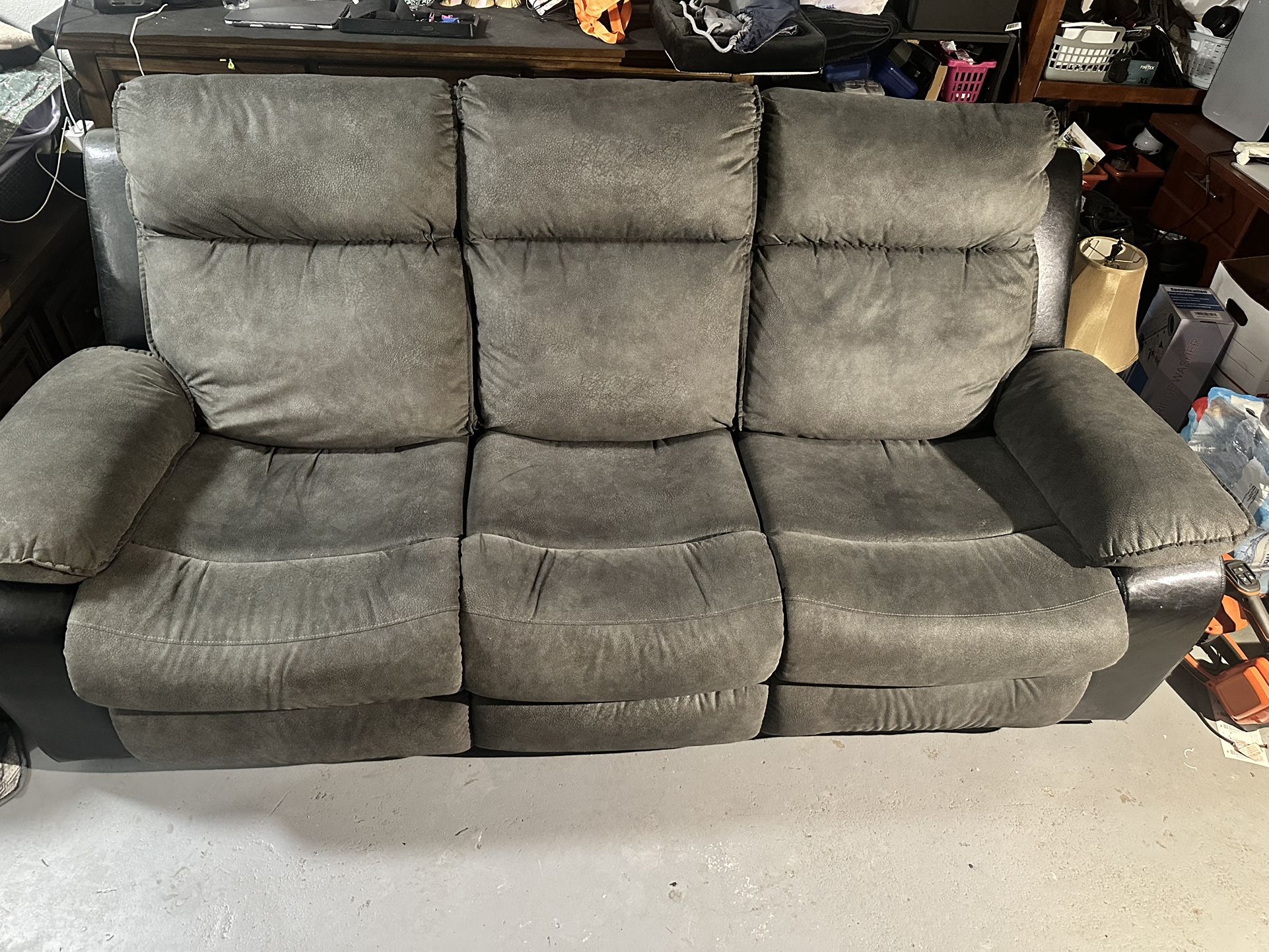 3 Seat Recliner Couch 
