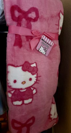 Hello Kitty OG Bow Faux Fur Blanket