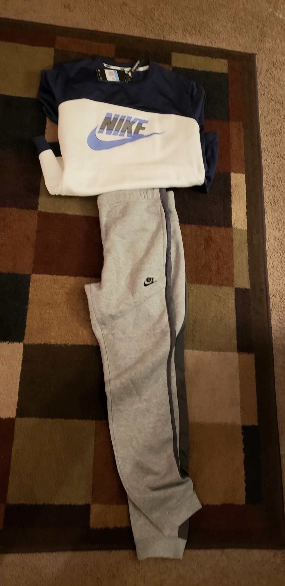 Nike jogger fit. Brand new. Pants S Crew is a M.