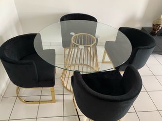 Dinning table with 4 chairs