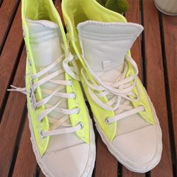 Converse Sneakers Men’s 10/11.5 Women’s 