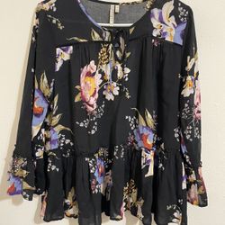 Grand And Greene Women’s Floral Blouse Size M - 2$