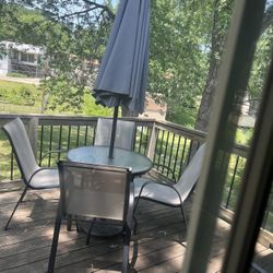 Patio Round Table With 4 Grey Chairs 