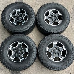 Gladiator 17 Inch Jeep Wheels And Tires 
