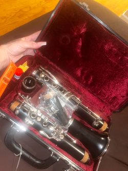 Clarinet with Hard Case and Accessories
