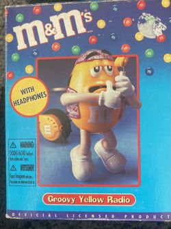 GROOVY YELLOW RAIO . VINTAGE! 