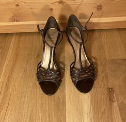 Women's Leather Sandals. Size 9