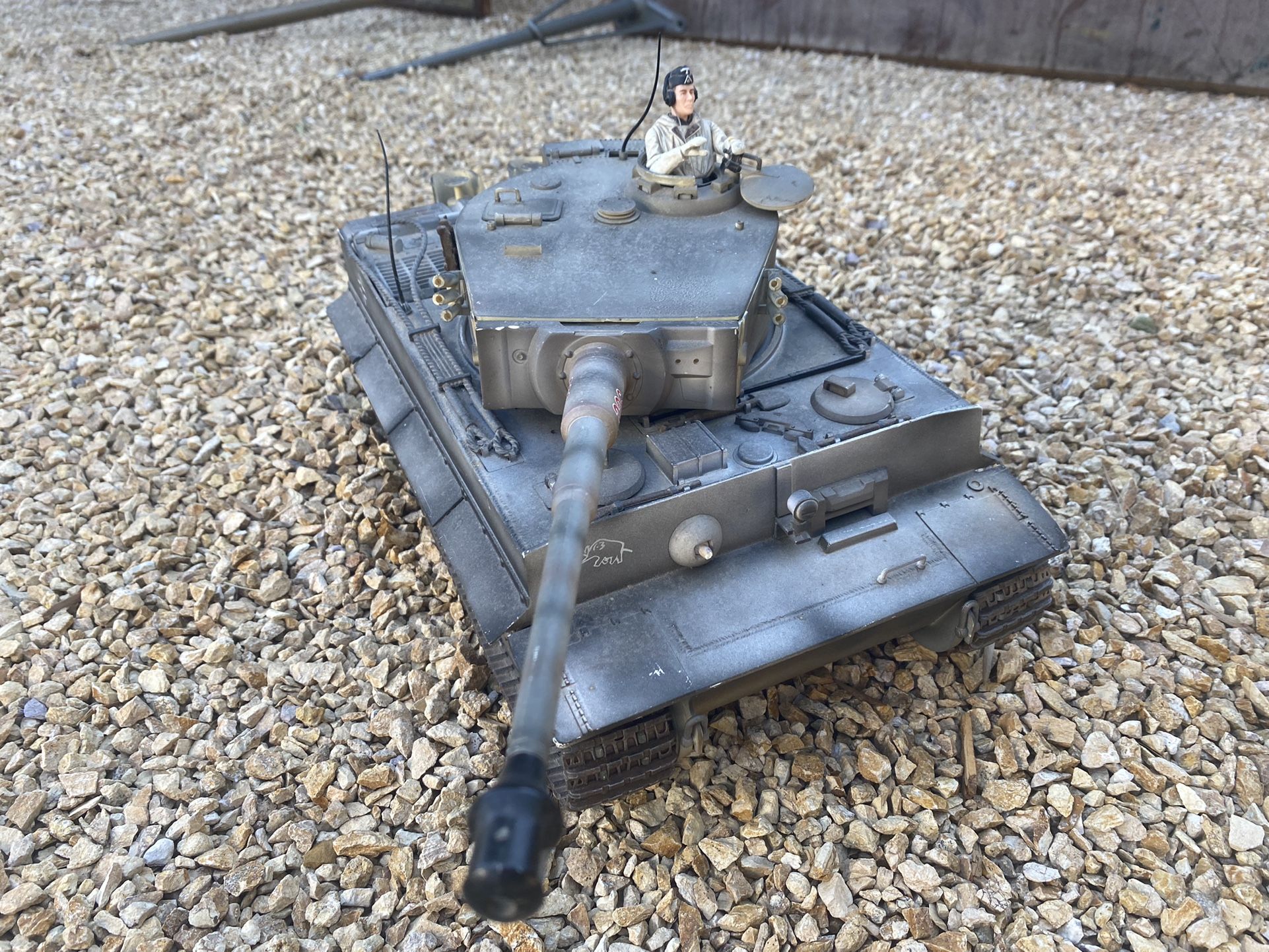 Awesome Tank With Extra Figure