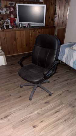 Black cushion office chair