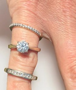 14k/18k White Gold Diamond Bridal Set (3 Rings) – Solitaire + 2 Bands