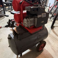 G-FORCE 4.2-gallon twin tank air compressor, model number 50622. 115 PSI