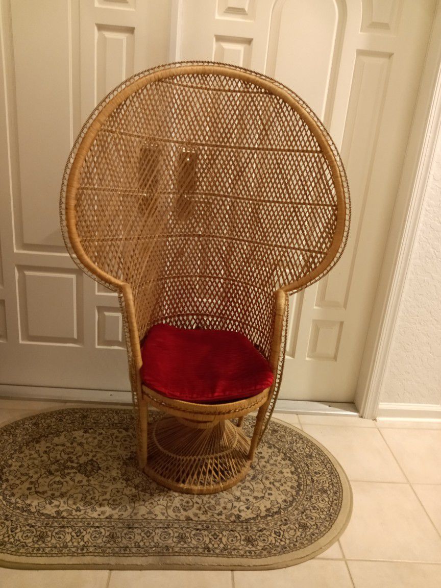 VINTAGE 70S LARGE PEACOCK FAN HIGH BACK WICKER RATTAN CHAIR IMPECCABLE CONDITION