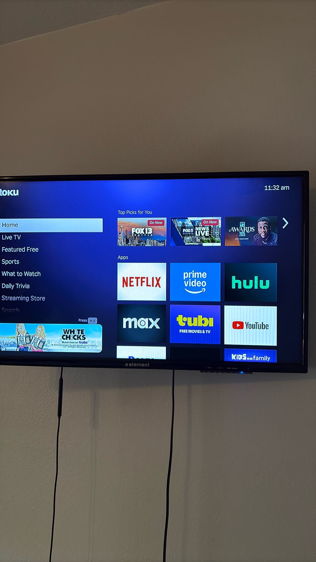 FULL TV SETUP: 32inch Element TV W/Roku Stick And Wall Mount