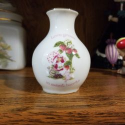 Vintage 1980 Strawberry Shortcake Vase