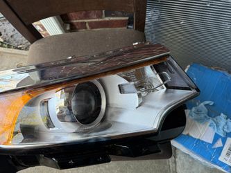 2011-2014 Ford Edge headlight