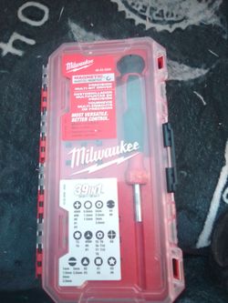 Milwaukee bit driver set