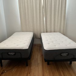 Set Of 2 New Twin Beauty Rest Pressure Smart Hybrid 2.0 Firm Mattresses And Bases