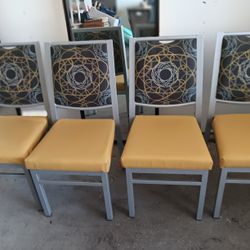 4 Casual Chairs and 2 Accent Chairs w/ Pillows