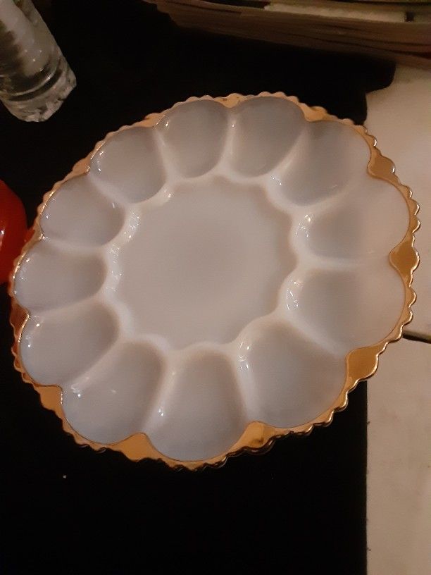 Vintage 50s-60s Anchor Hocking Fire King 22kt Gold Trim Egg Plate