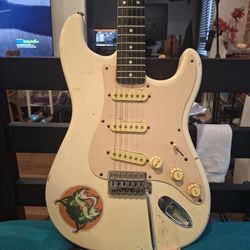 Fendo Strato Parts Guitar With Wear.