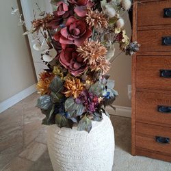 Ceramic Vase Decor With Flowers