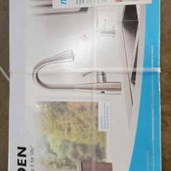 Touchless Kitchen Faucet