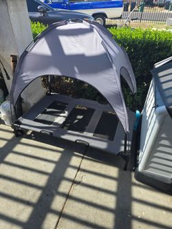 Dog bed w/ canopy