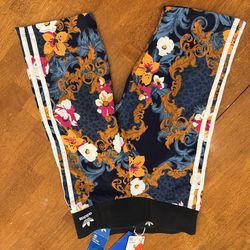 Adidas women s small