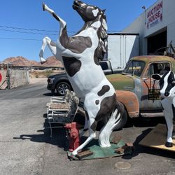 Palomino horse made of resin fiberglass Statue