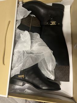 Micheal Kors Kincaid Boots 