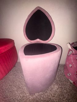 Hello Kitty Heart Storage Vanity Ottoman