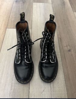 Dr Martens Shoes