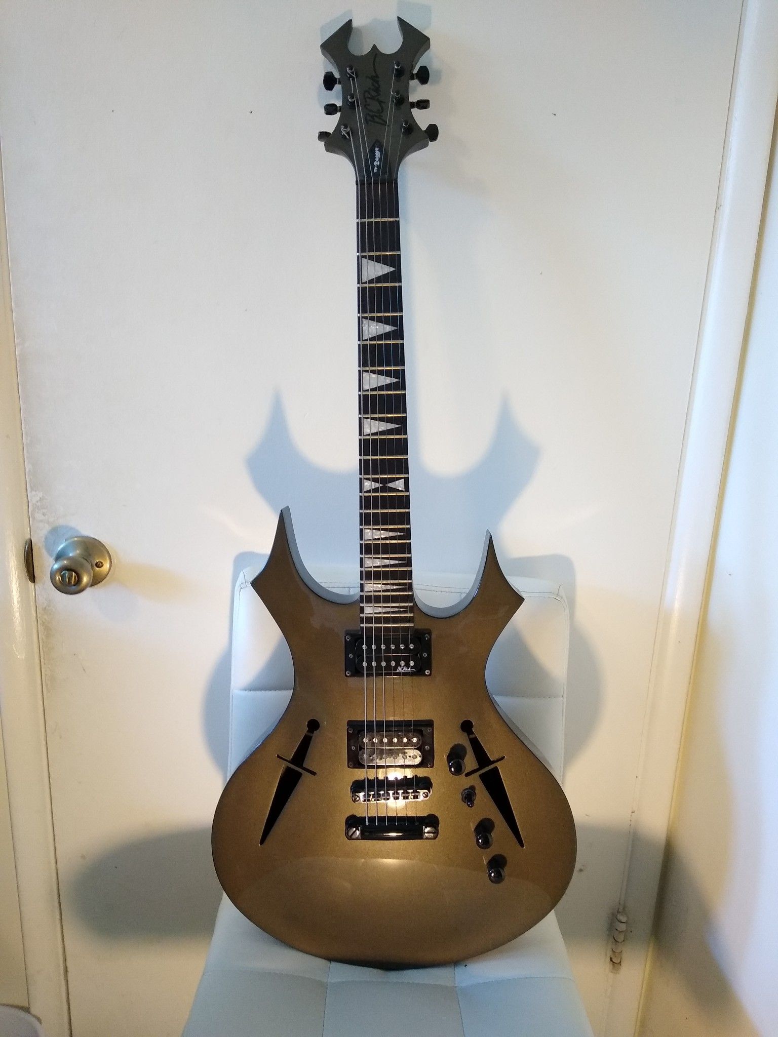 BC Rich The Dagger for Sale in Santa Ana, CA OfferUp