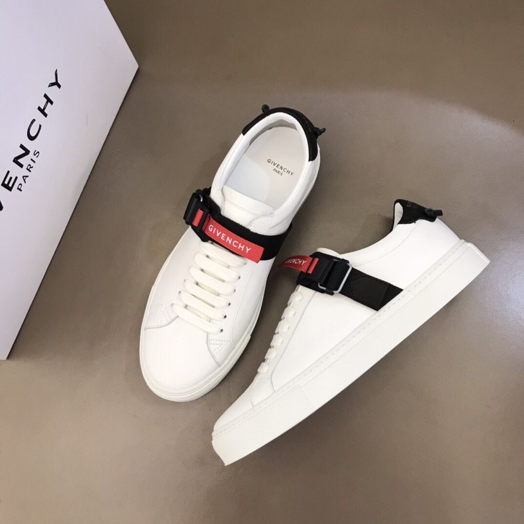 Givenchy Men’s Sneaker With Box New 