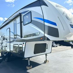 2019 Arctic Wolf Fifth Wheel 28ft 2 Slide Outs 