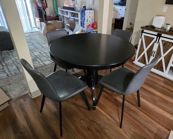 Dinner Table Set
