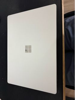Microsoft Surface Laptop 2 13.5in