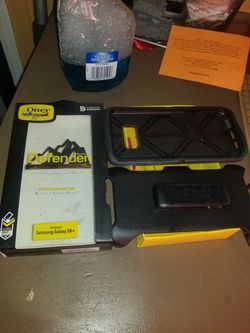 Otter box phone case S8+