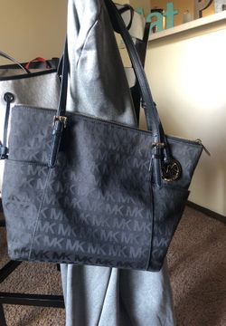 Michael kors blk purse