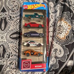 Hot Wheels Nissan Package 