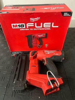 Milwaukee M18 FUEL 18-Volt Lithium-Ion Brushless Cordless Gen I| 18-Gauge Brad Nailer (Tool-Only)