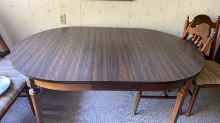Dining Table/Chairs