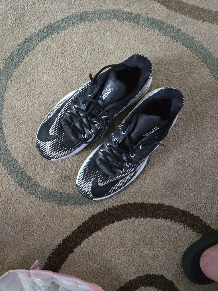 Mens Nike Size 9