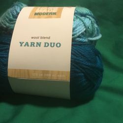 Two Double Yarn Color Light Green And Dark Green Hand Made Modern (new) Wool blend   Yarn Duo